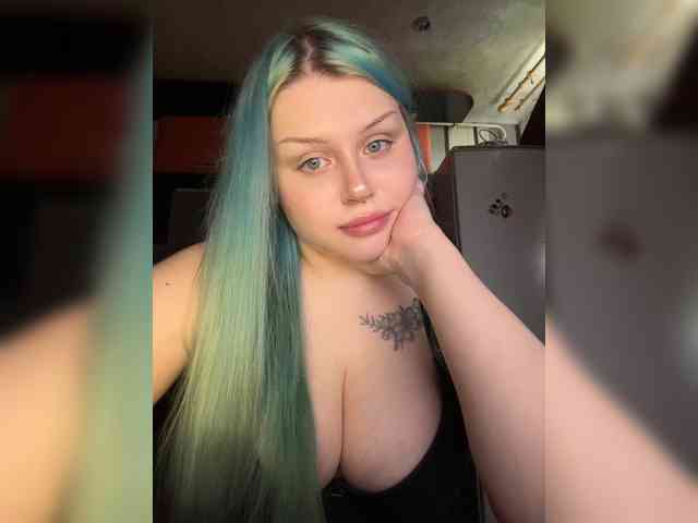 Miss_Nestle webcam