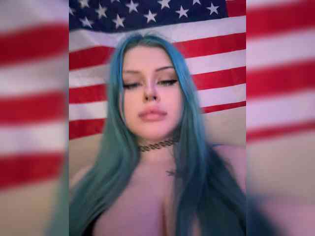 Miss_Nestle webcam