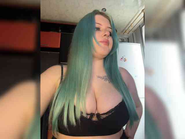 Miss_Nestle webcam