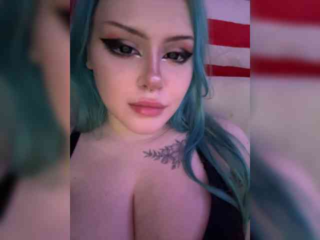 Miss_Nestle webcam