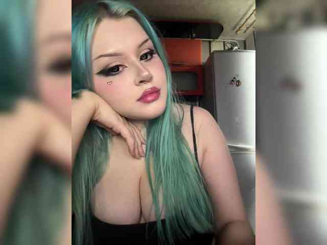 Miss_Nestle webcam