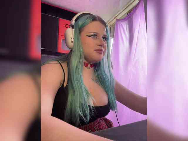 Miss_Nestle webcam