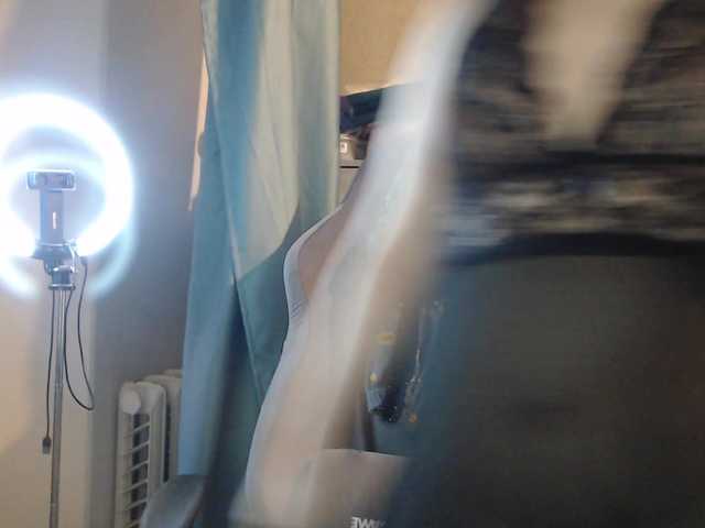 Snezhannaa live cam on BongaCams