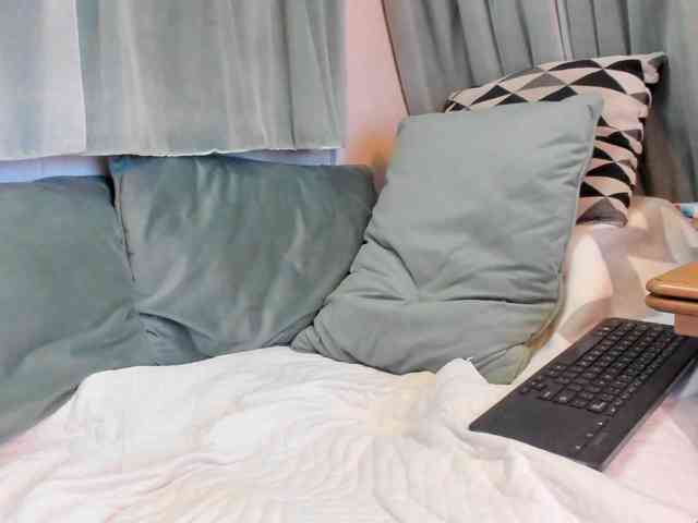 Dirty-Bya webcam