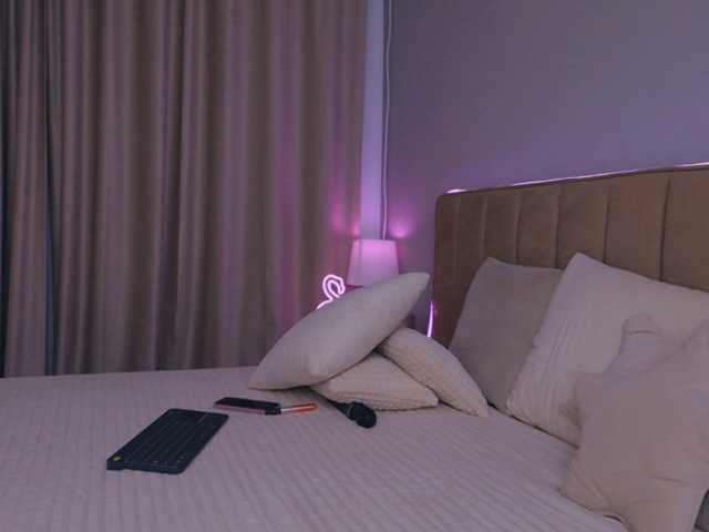 LeaEden live cam on BongaCams