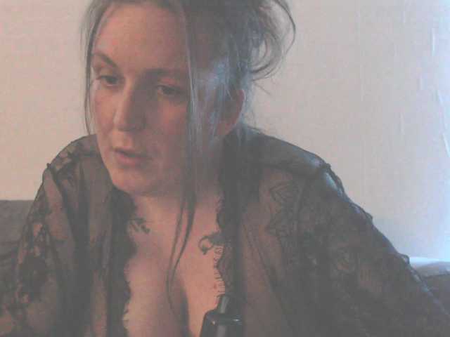 Harleyslut live cam on BongaCams