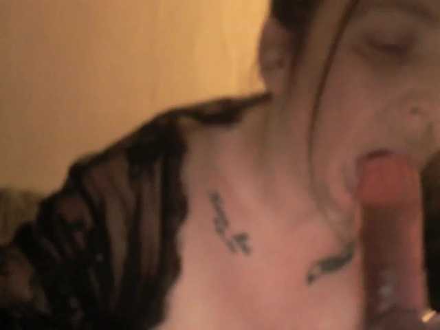 Harleyslut live cam on BongaCams