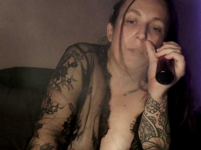 Harleyslut live cam on BongaCams