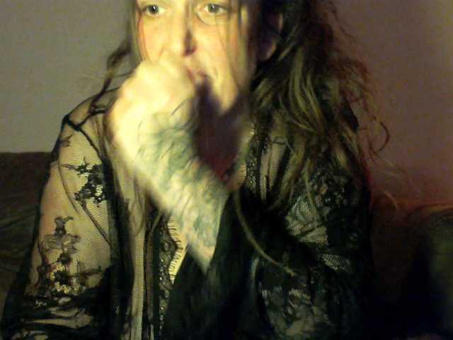 Harleyslut live cam on BongaCams