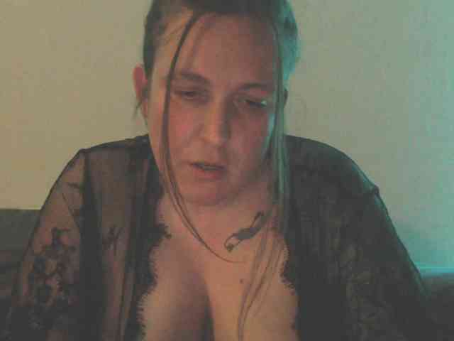 Harleyslut Live Webcam on BongaCams