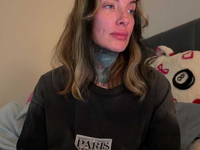 iiixbostonxiii's BongaCams show and profile