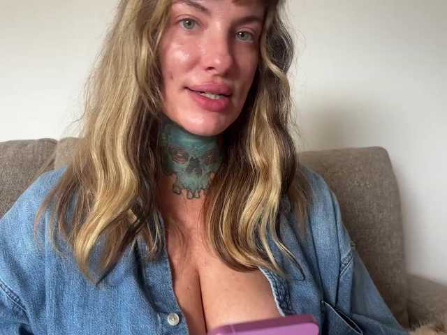 iiixbostonxiii live cam on BongaCams
