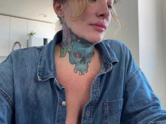 iiixbostonxiii live cam on BongaCams
