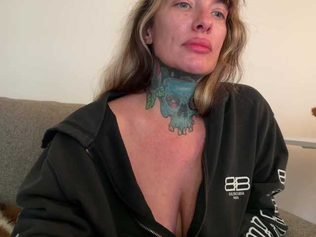 iiixbostonxiii live cam on BongaCams