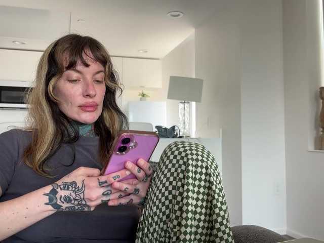 iiixbostonxiii live cam on BongaCams