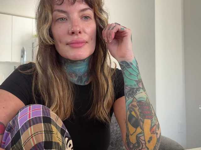iiixbostonxiii live cam on BongaCams