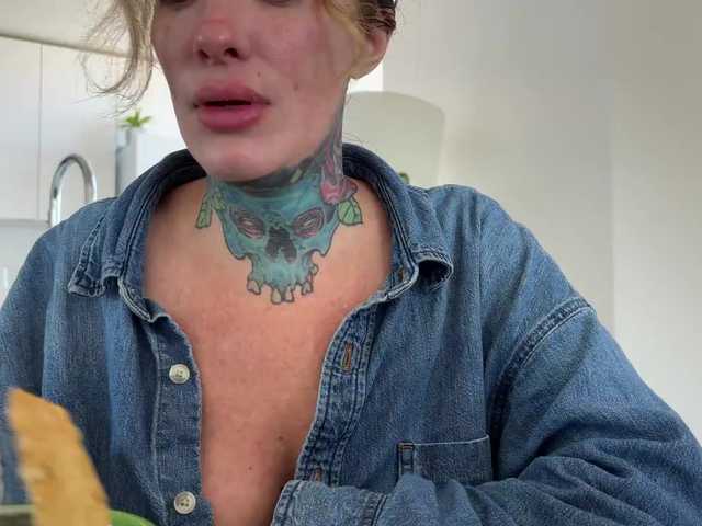 iiixbostonxiii live cam on BongaCams