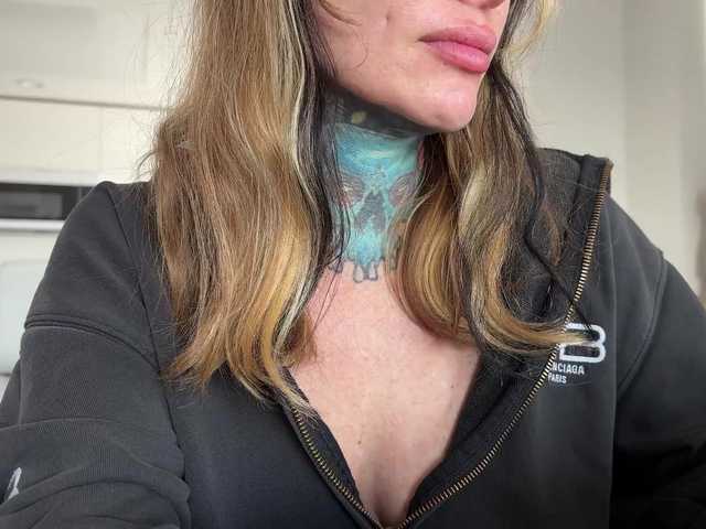 iiixbostonxiii live cam on BongaCams