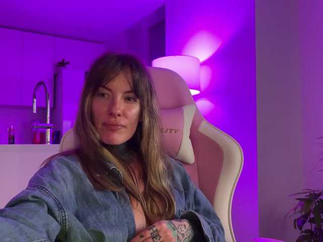 iiixbostonxiii, live now on BongaCams