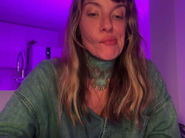 iiixbostonxiii live cam on BongaCams