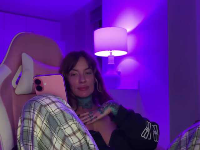 iiixbostonxiii live cam on BongaCams