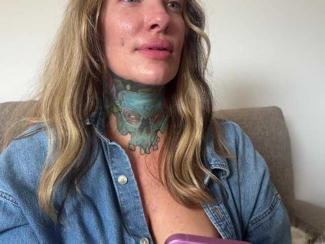 le modèle airgeadx est en webcam porno dans un show sur le site bongacams, il possède les tags suivants: White/Caucasian,Blonde,Trimmed