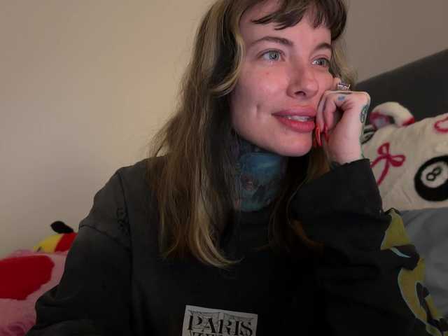 iiixbostonxiii's BongaCams show and profile