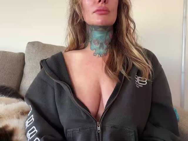 iiixbostonxiii live cam on BongaCams