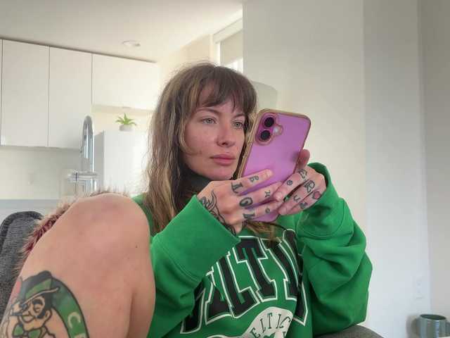 iiixbostonxiii live cam on BongaCams