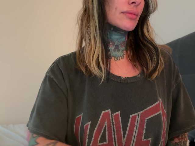 iiixbostonxiii's BongaCams show and profile