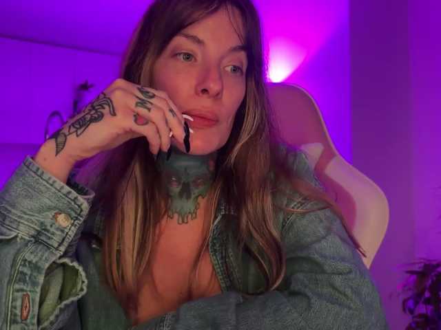 iiixbostonxiii, live now on BongaCams