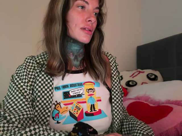 iiixbostonxiii's BongaCams show and profile