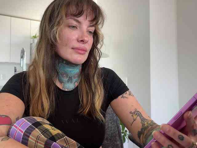 iiixbostonxiii Live Webcam on BongaCams