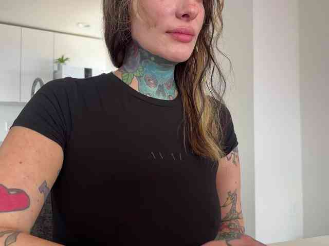 iiixbostonxiii Live Webcam on BongaCams