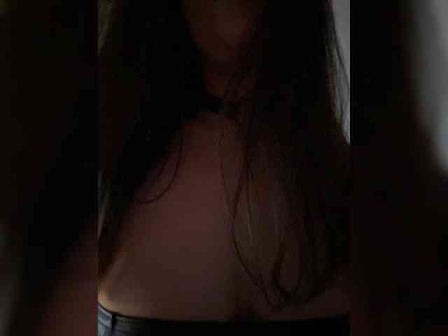 Model: Alisia_Purr