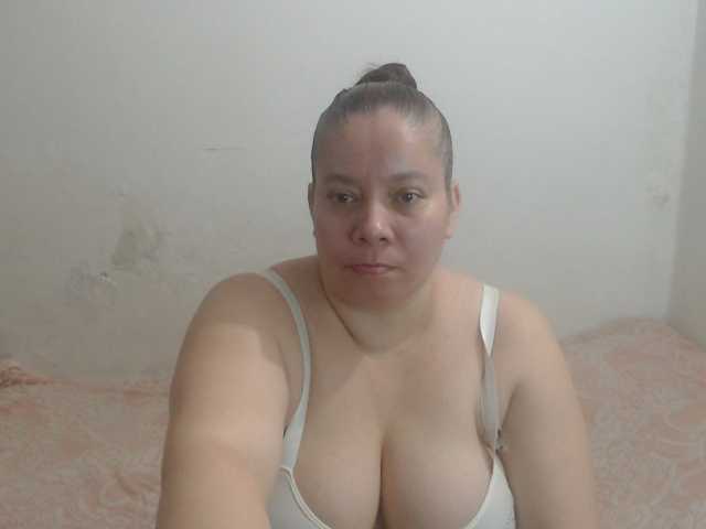tiffa1hot live cam on BongaCams