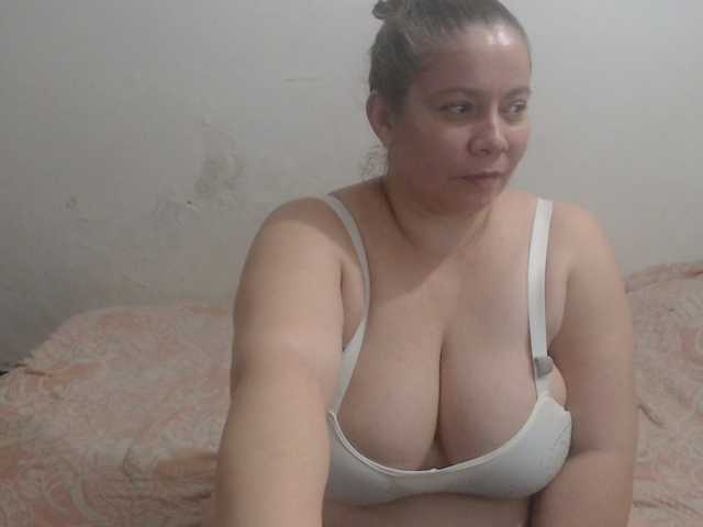 tiffa1hot live cam on BongaCams