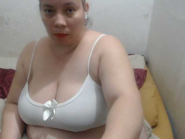 tiffa1hot live cam on BongaCams