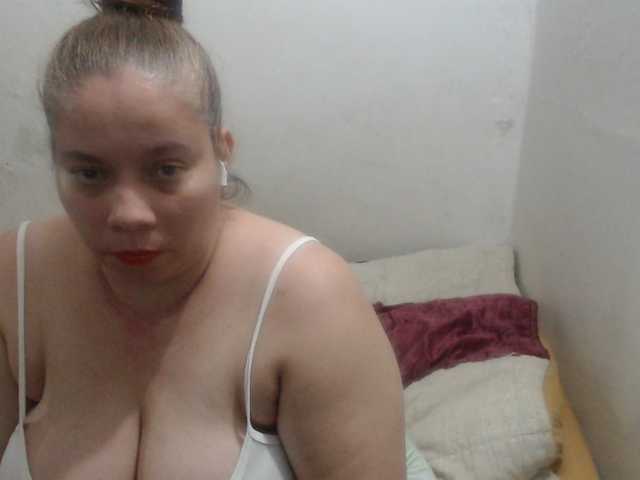 tiffa1hot live cam on BongaCams