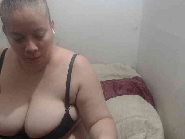 tiffa1hot's live room