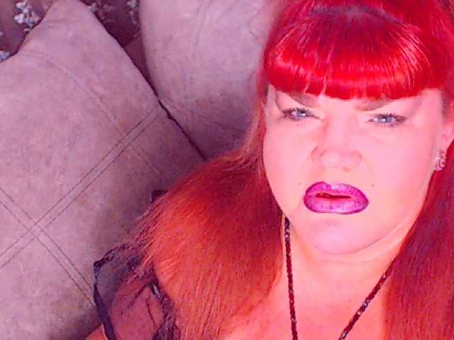 RedBustyX live cam on BongaCams