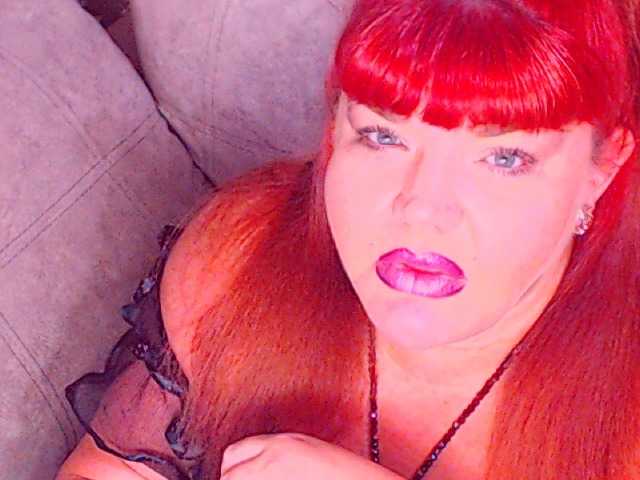 RedBustyX live cam