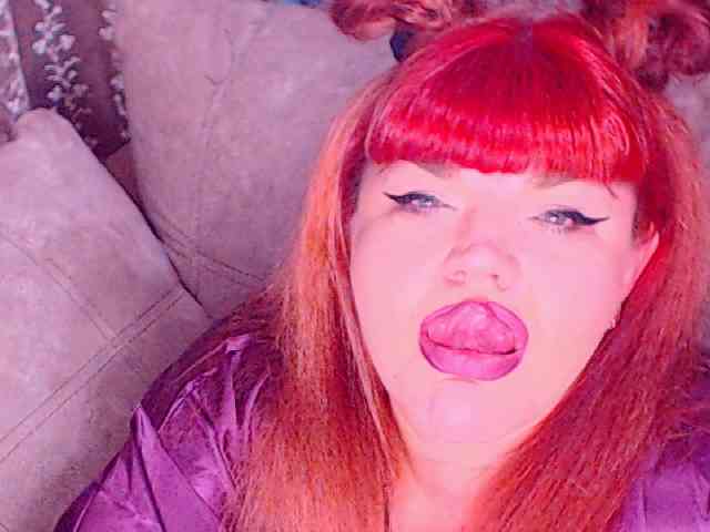 RedBustyX webcam