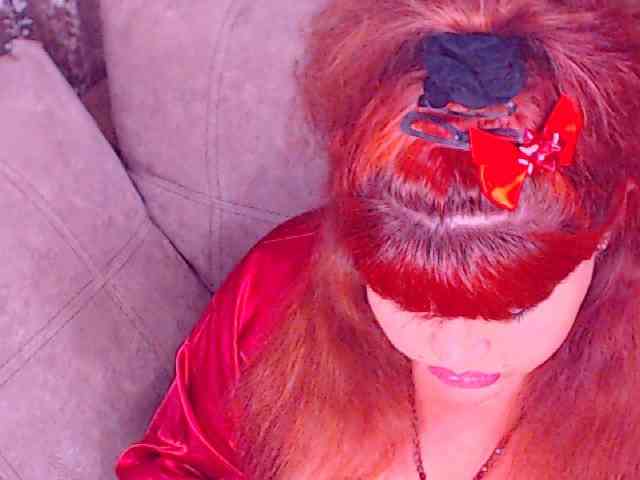 RedBustyX webcam