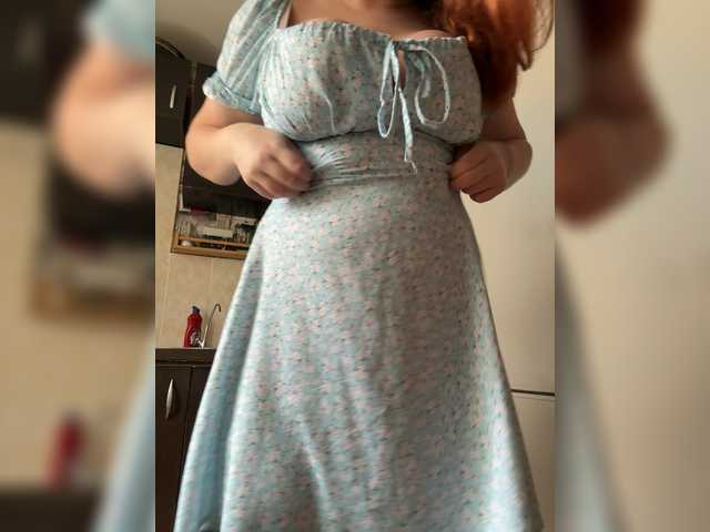 le modèle _Daen_ est en webcam porno dans un show sur le site bongacams, il possède les tags suivants: White/Caucasian,Redhead,Shaved