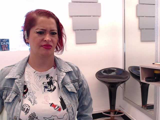 evatwiss live cam on BongaCams