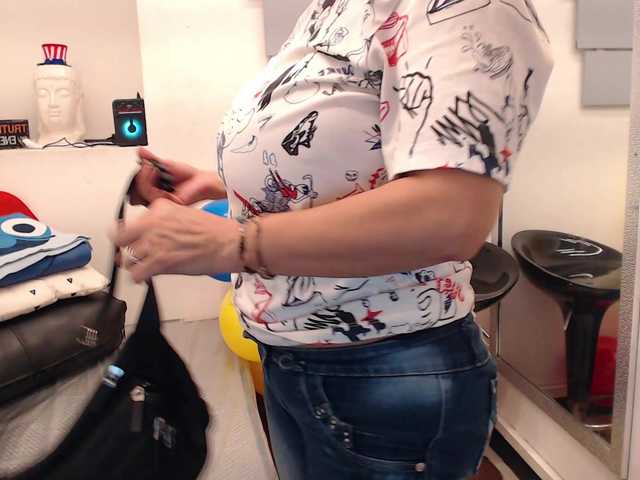 Evatwiss, 41 y/o - Live Cam on BongaCams
