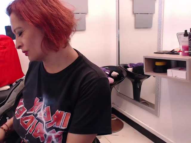 evatwiss, en vivo ahora en BongaCams