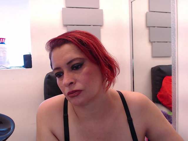 evatwiss Cam en directo en BongaCams