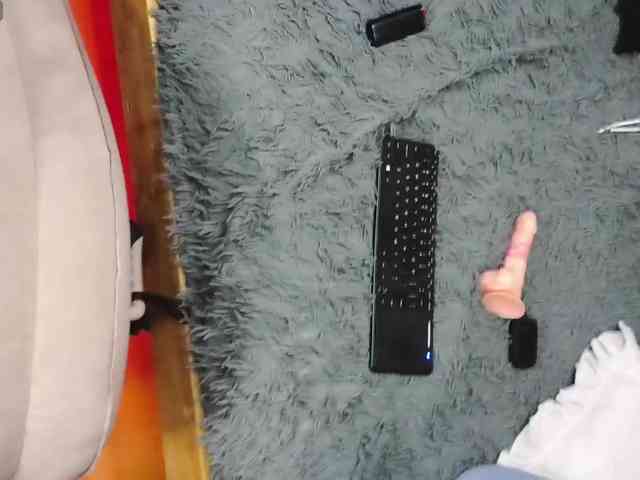 AllHolesLoveGirl webcam